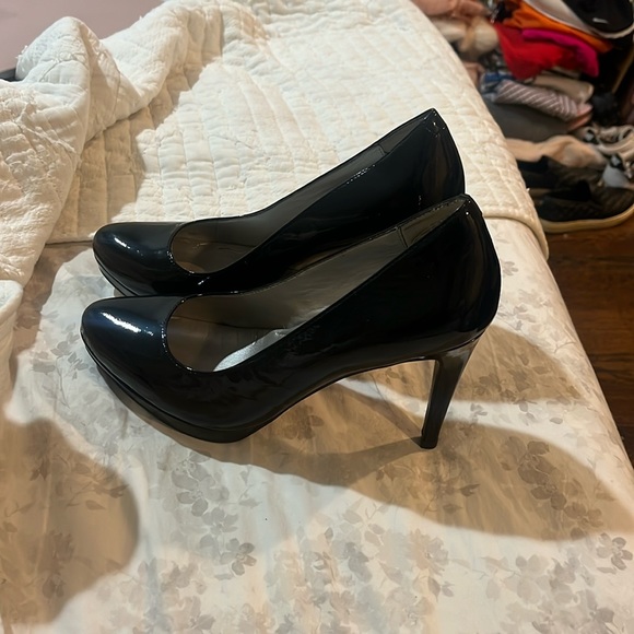 Black 3 inch Heels - Picture 1 of 3